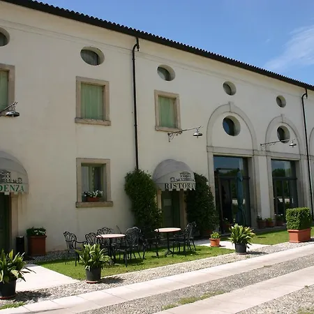 Couette-café Vecelli Cavriani
