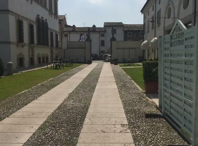 Vecelli Cavriani Bed & Breakfast Mozzecane